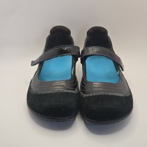 Naot Kirei Women's Mary Jane Shoes Sz 38 / US 7 Slip On Comfy Support Walkers